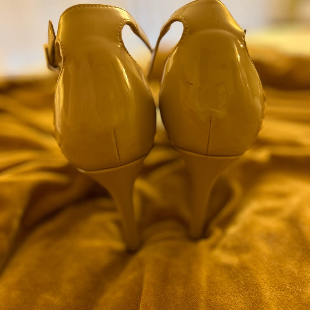 Heeled Sandals - Picture 7 of 8